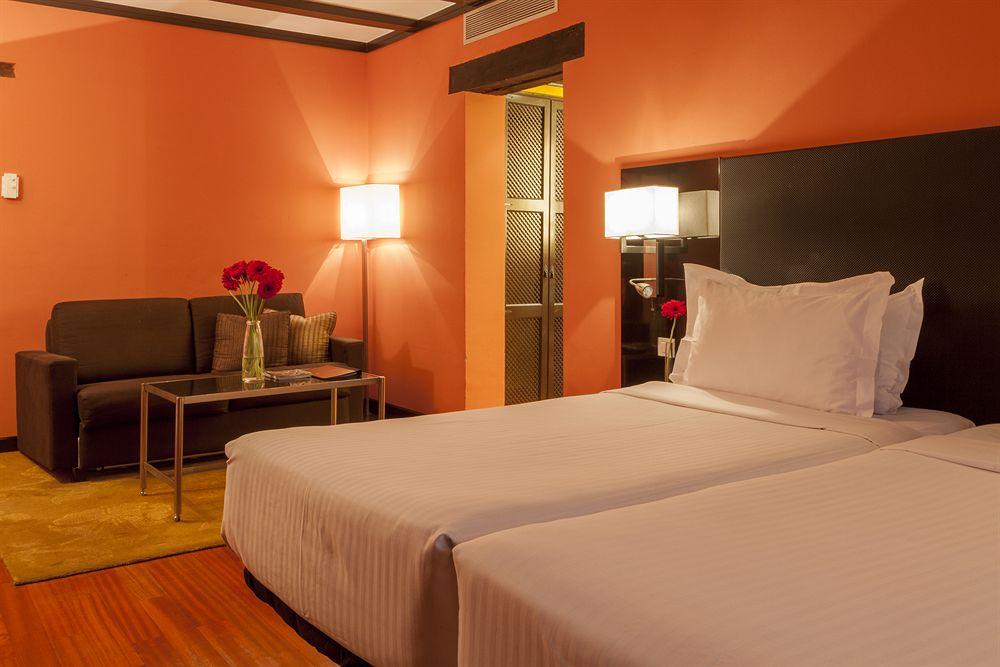 Hotel Palacio De Santa Paula, Autograph Collection Granada Exteriör bild